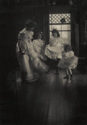 The Commons dancing children