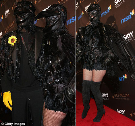heidi.klum.halloween.costume.seal.ravens heidi.klum.halloween.costume.seal.ravens
