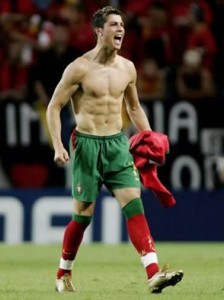 cristiano-ronaldo_shirtlessagain