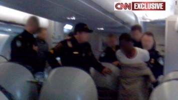t1larg.us.airline.suspect.cnn