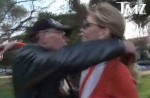 larry_king_hug
