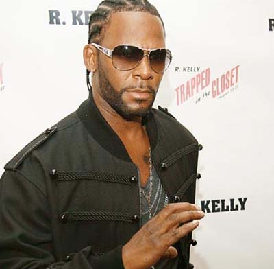 R. Kelly Defends Bill Cosby: No Woman, Only God, Can Prove He’s Guilty