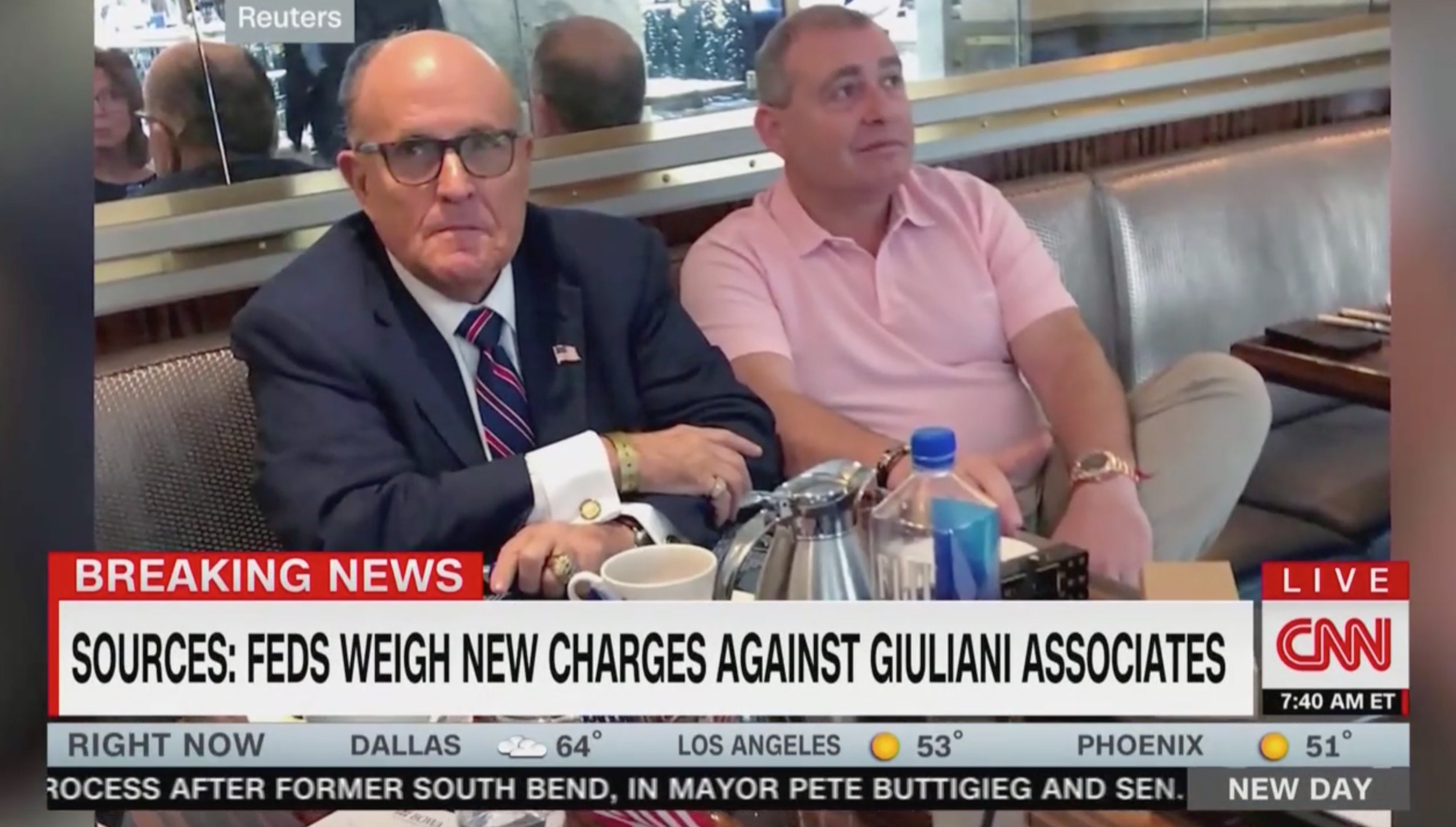 www.mediaite.com