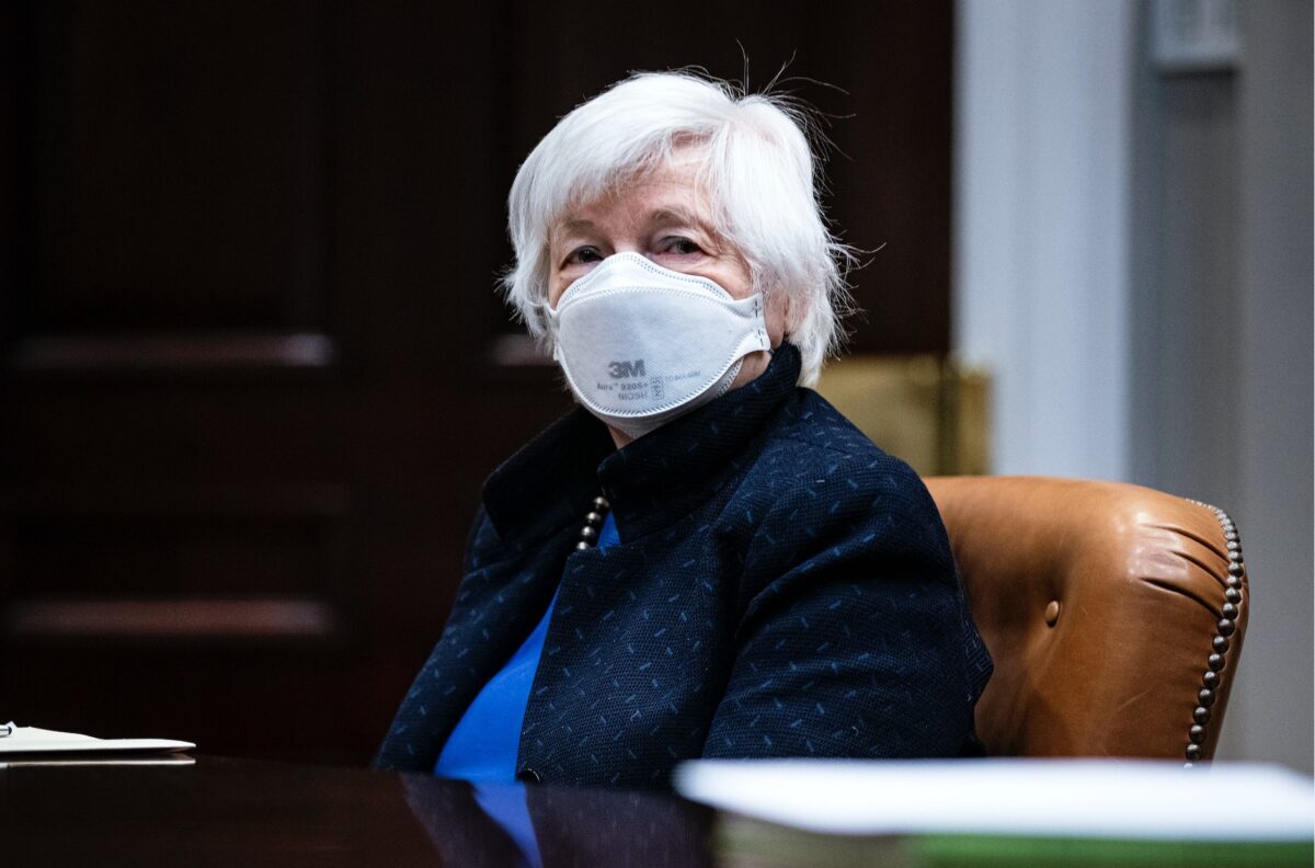 Democrats Propose Banks Monitor Every Person Making $10,000+ - Vimarsana News