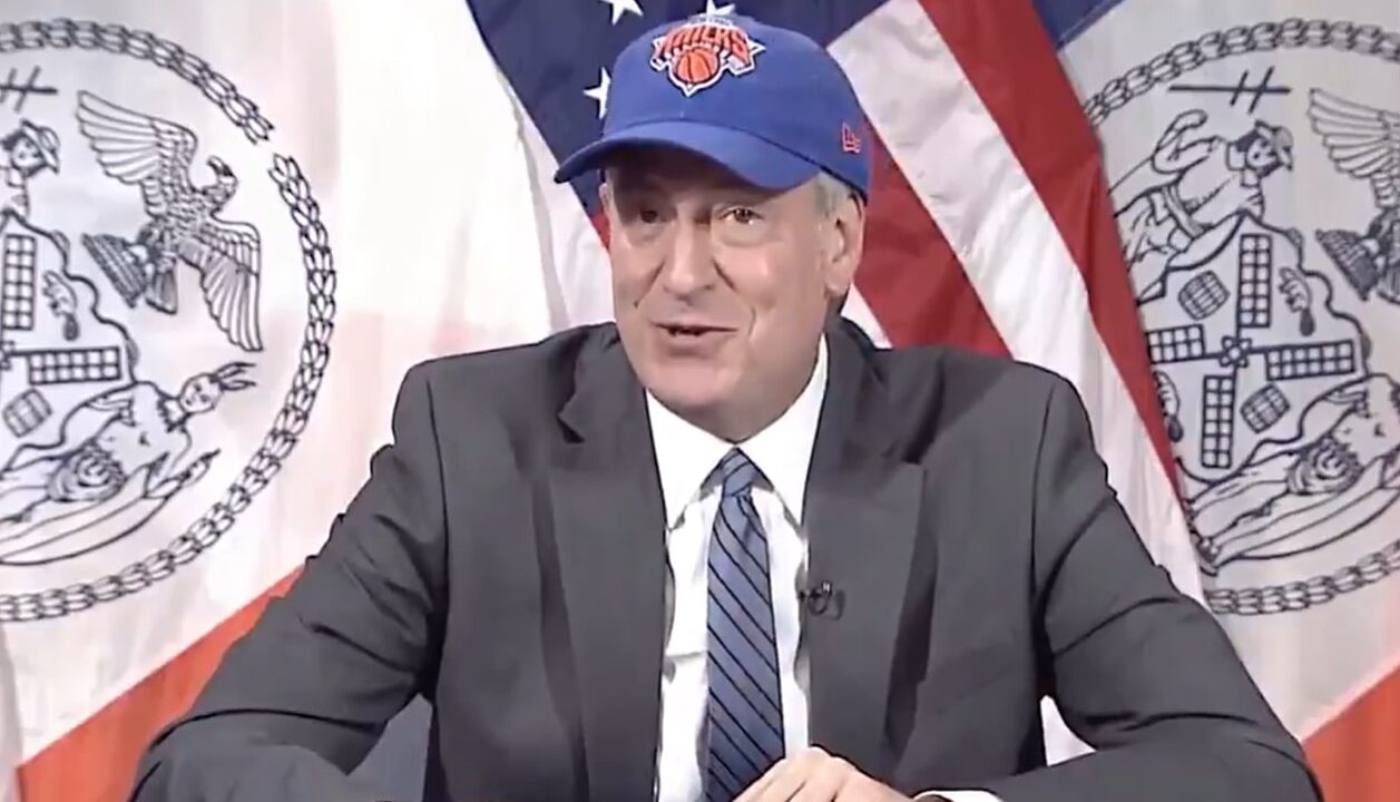 Bill de Blasio, Last Seen in Brooklyn Nets Gear, Dons Knicks Hat to Scold NBA Star Trae Young: 'Play the Game the Right Way'