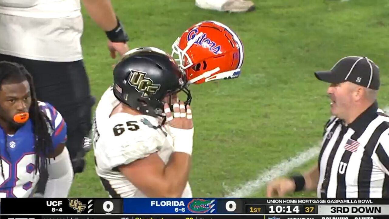 UF, UCF Helmets Hilariously Get Stuck During Gasparilla Bowl