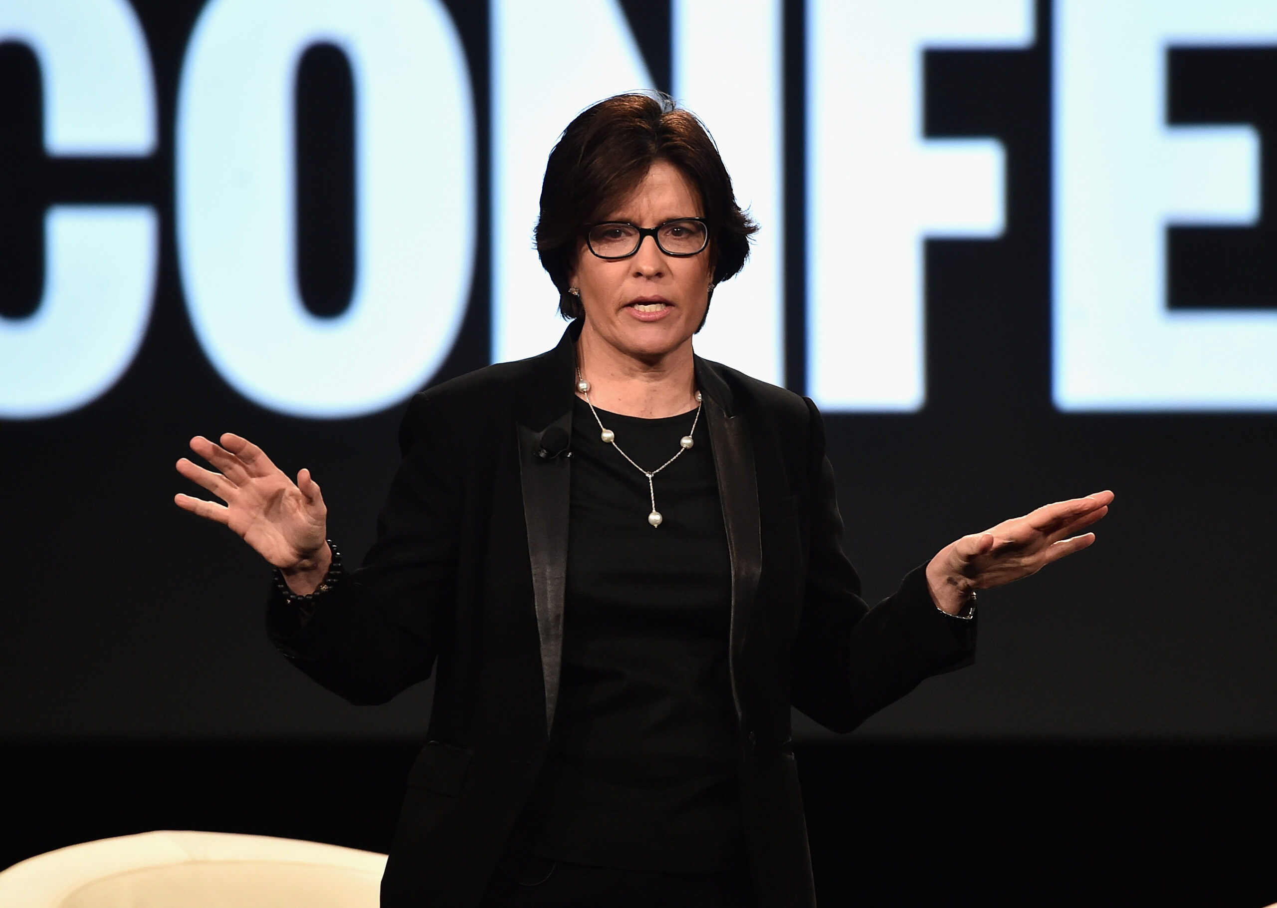 The Interview: Kara Swisher on Elon Musk's Twitter Bid