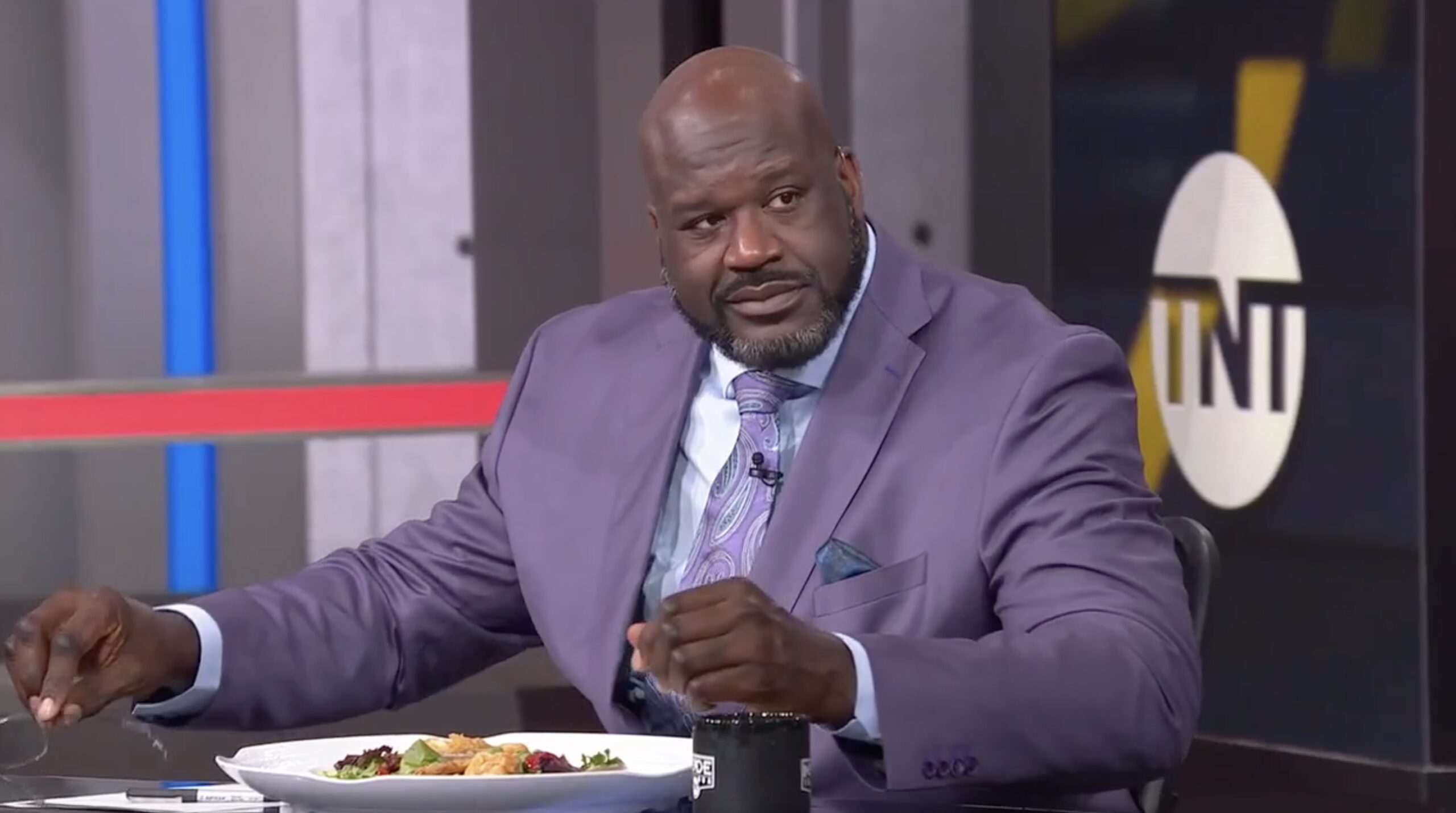 WATCH Shaq Eats Frog Legs After Losing Bet That TCU Would Beat