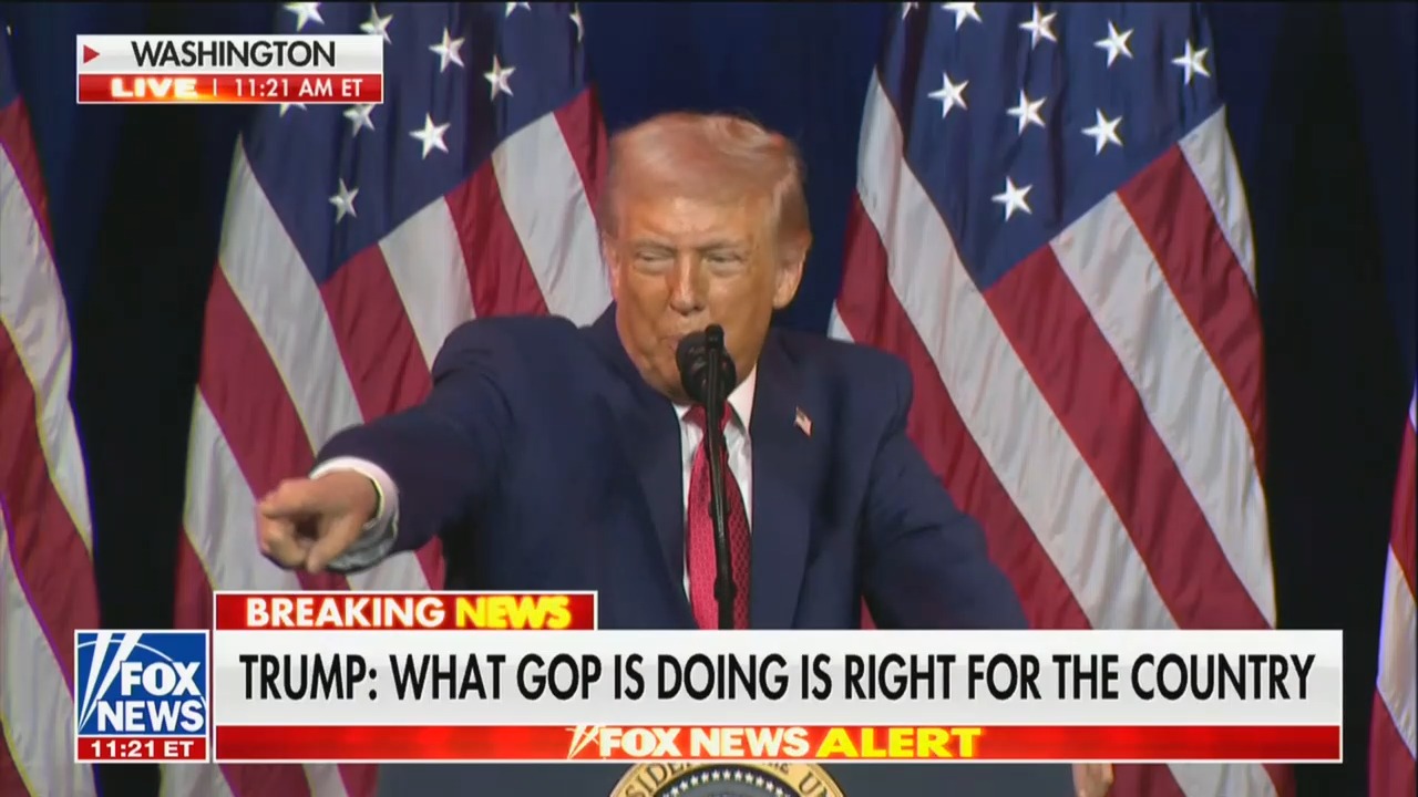 Make Me Look Thin for a Change!' Trump Tells Famed NYT Photographer He's Been Making Him Look Heavy'