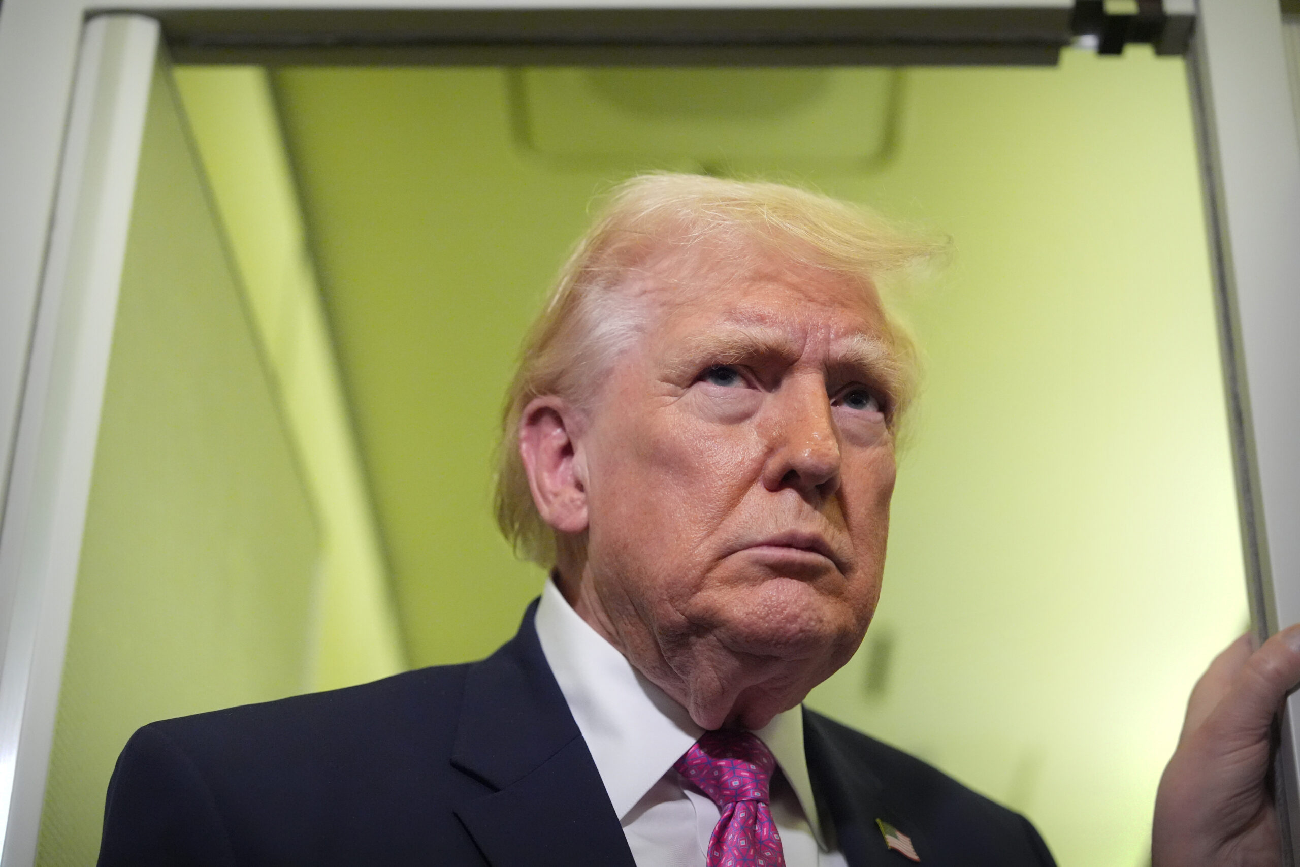 Trump Threatens to Destroy All of Iran's Power, Oil and Water Facilities as Retribution'