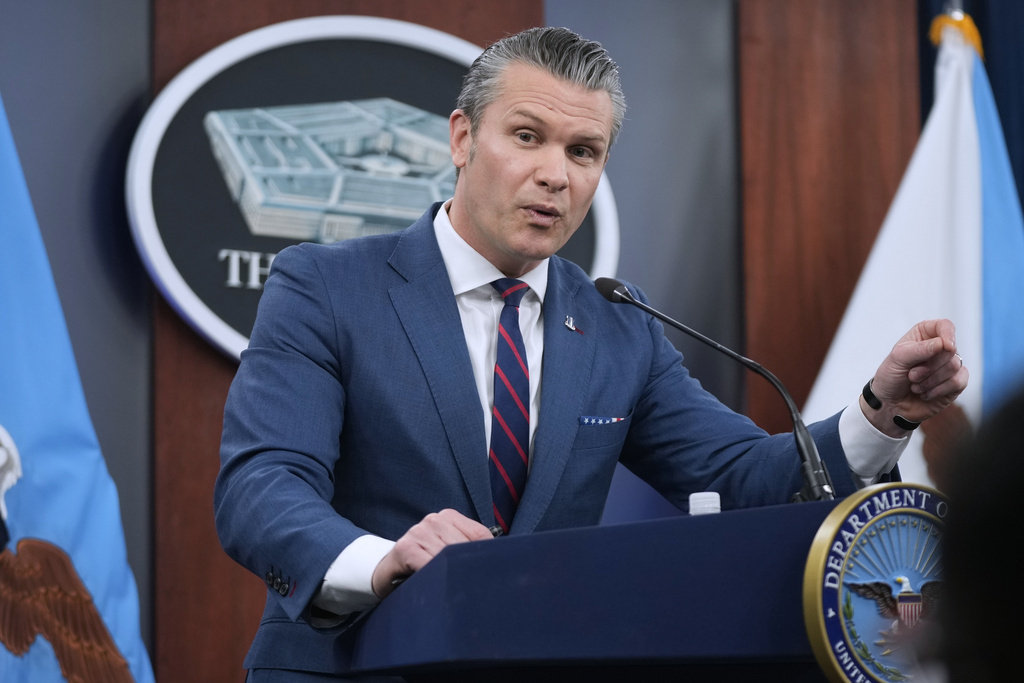 Pentagon Reportedly Bans Press Photographers from Briefings Over Unflattering' Hegseth Pics