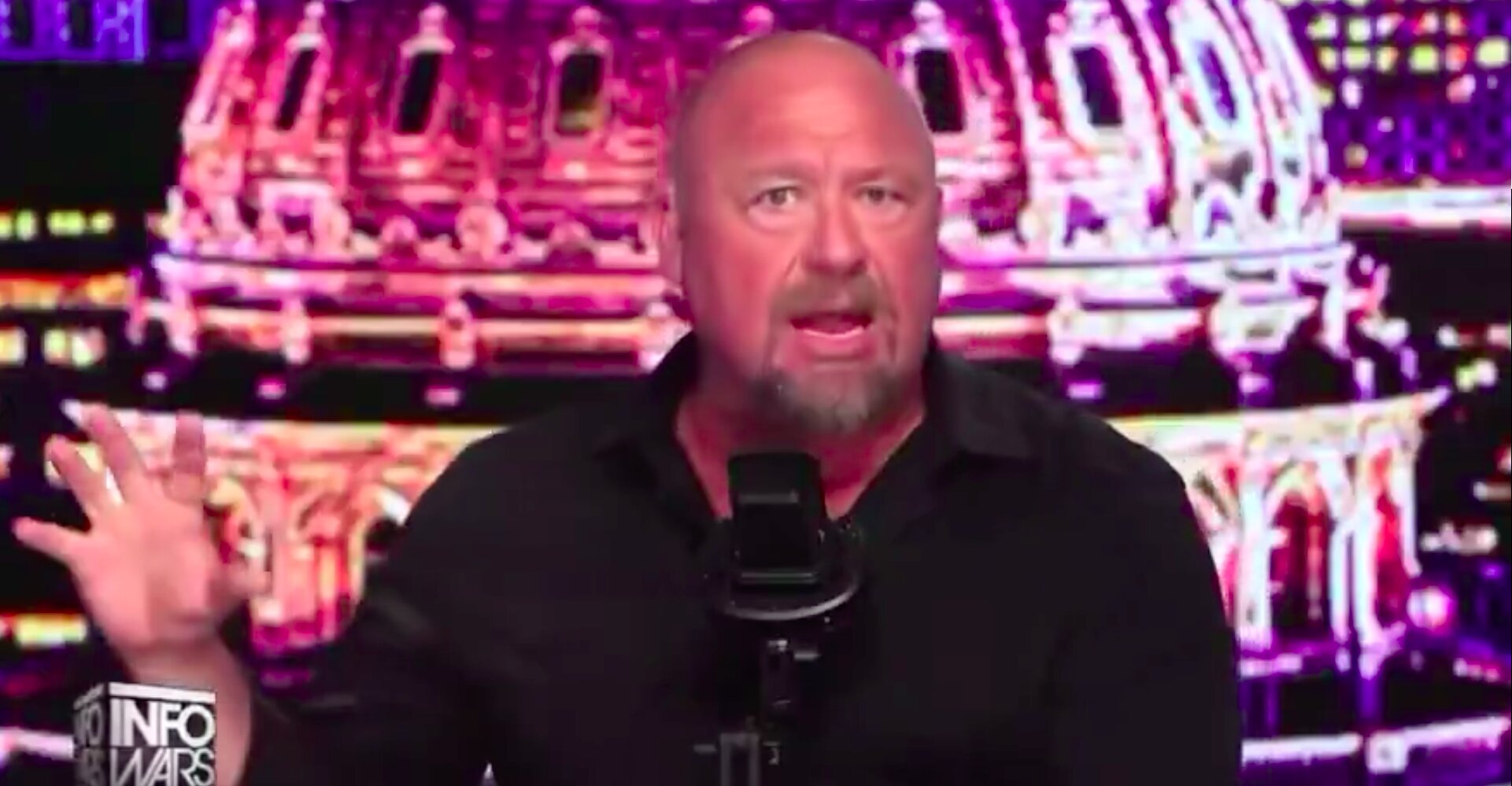 Podcaster Alex Jones said on Tuesday that President Trump was in "freefall," claiming that it was time to "cut the bait" on the president before the midterms.