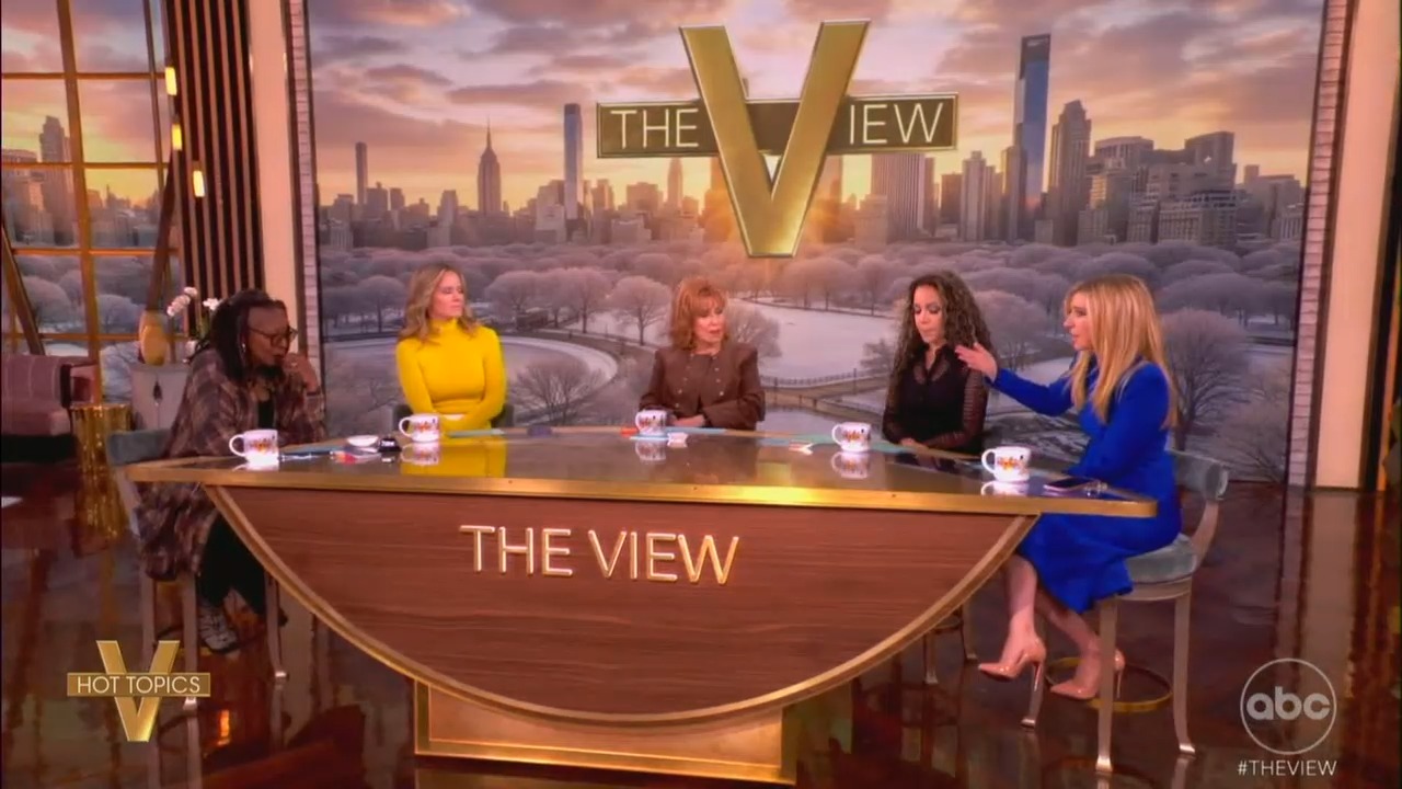 CNBC's Sara Eisen Swipes At Trump Econ Adviser For Brushing Off' Americans' Pain at the Pump