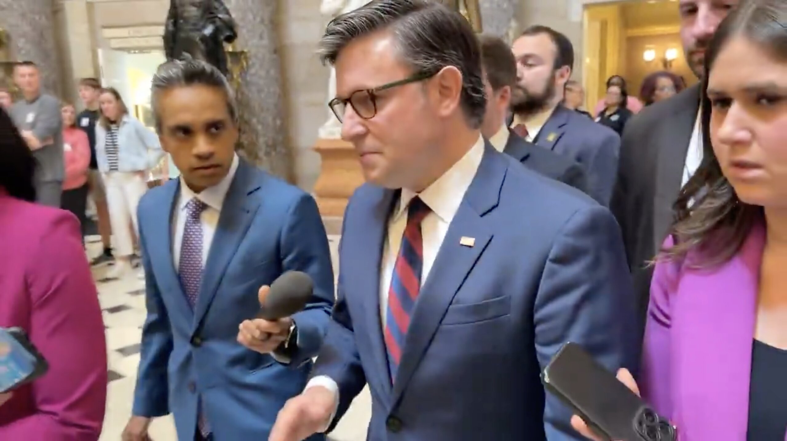 Mike Johnson Rejects Bill to Fully Fund DHS, Including the Secret Service, Without ICE