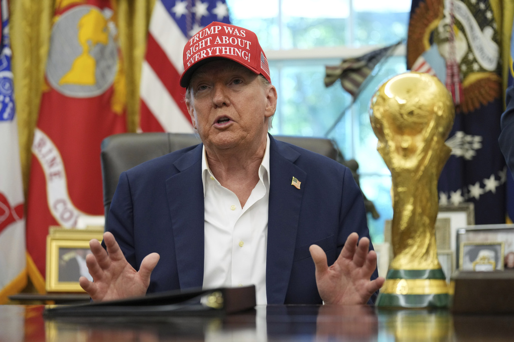 Trump WH Account Rages at Reporter Sharing Unflattering Photo of President
