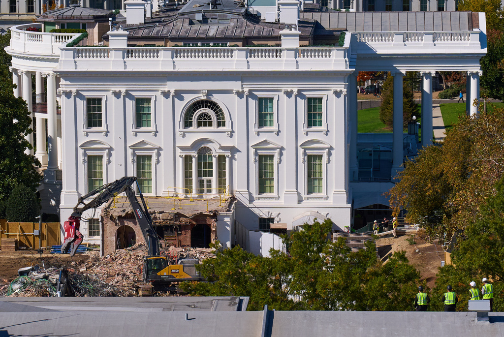 DC Preservation Group Claims Trump Administration Dumped More Than 3 Trucks' Worth of Toxic Debris at Local Golf Course