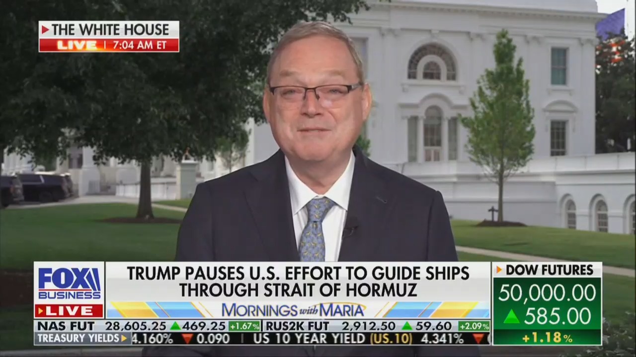 Left Roasts Viral Clip of Top Trump Aide Bragging About Americans Racking Up Credit Card Bills: Secretly Working for the Democrats'