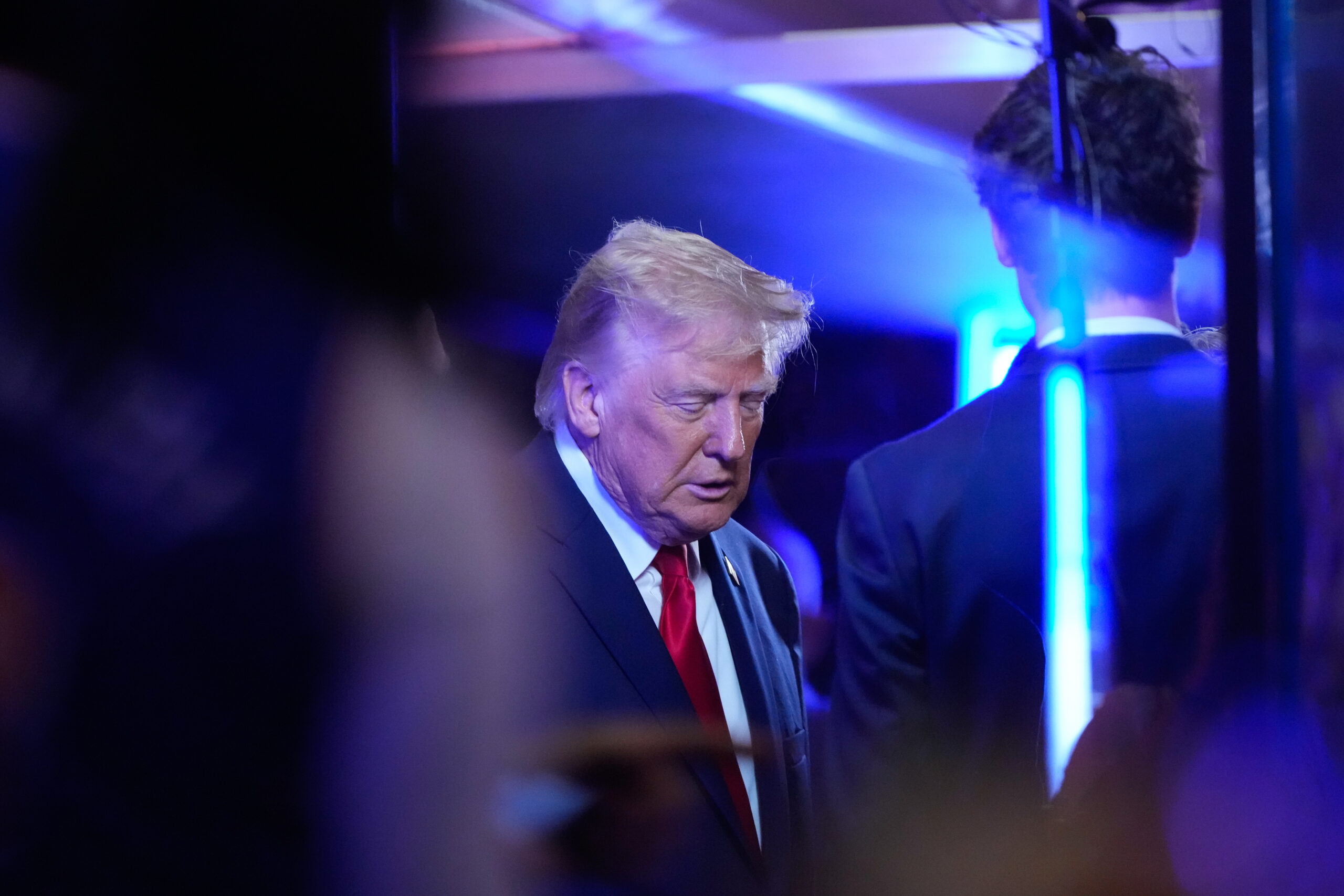Trump Watches Knicks Lose For First Time In 46 Days Teams Winning Streak Ends At 13