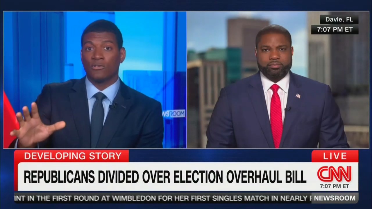 Cnn Host Reminds Republican Lawmaker The Housing Bill Trump Refused To Sign Has Bipartisan Support