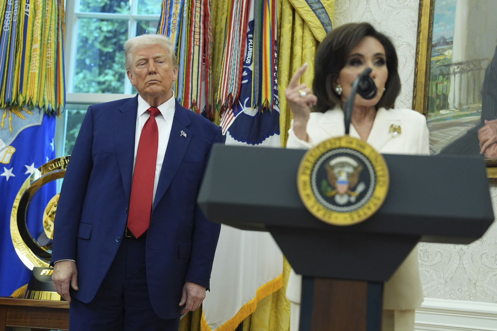 Pirro besucht das Weiße Haus Stunden nachdem Trump ihr Versagen im ...